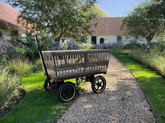 Wagon with woven basket